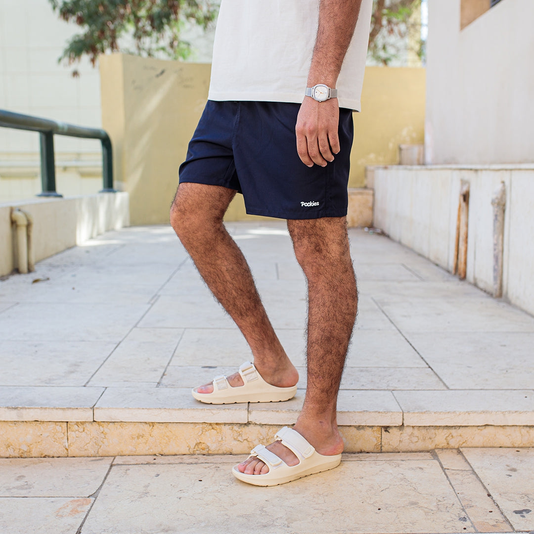 Mathew: 181CM wearing size M.