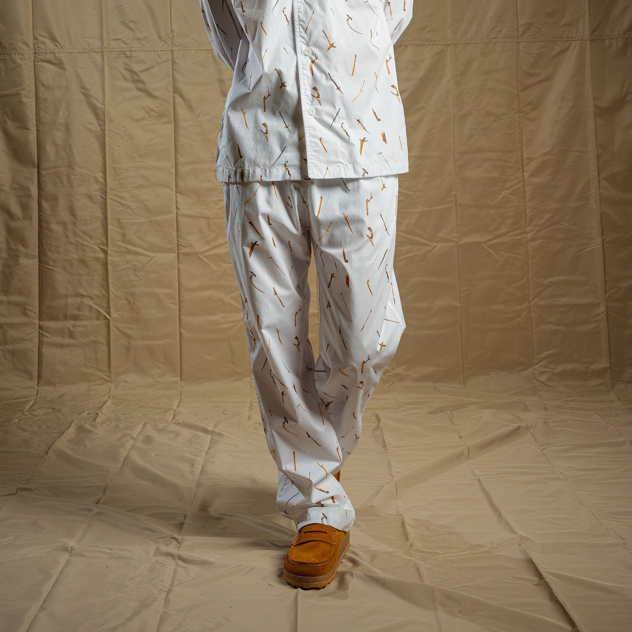 Jesse: 6'2 wearing size L.