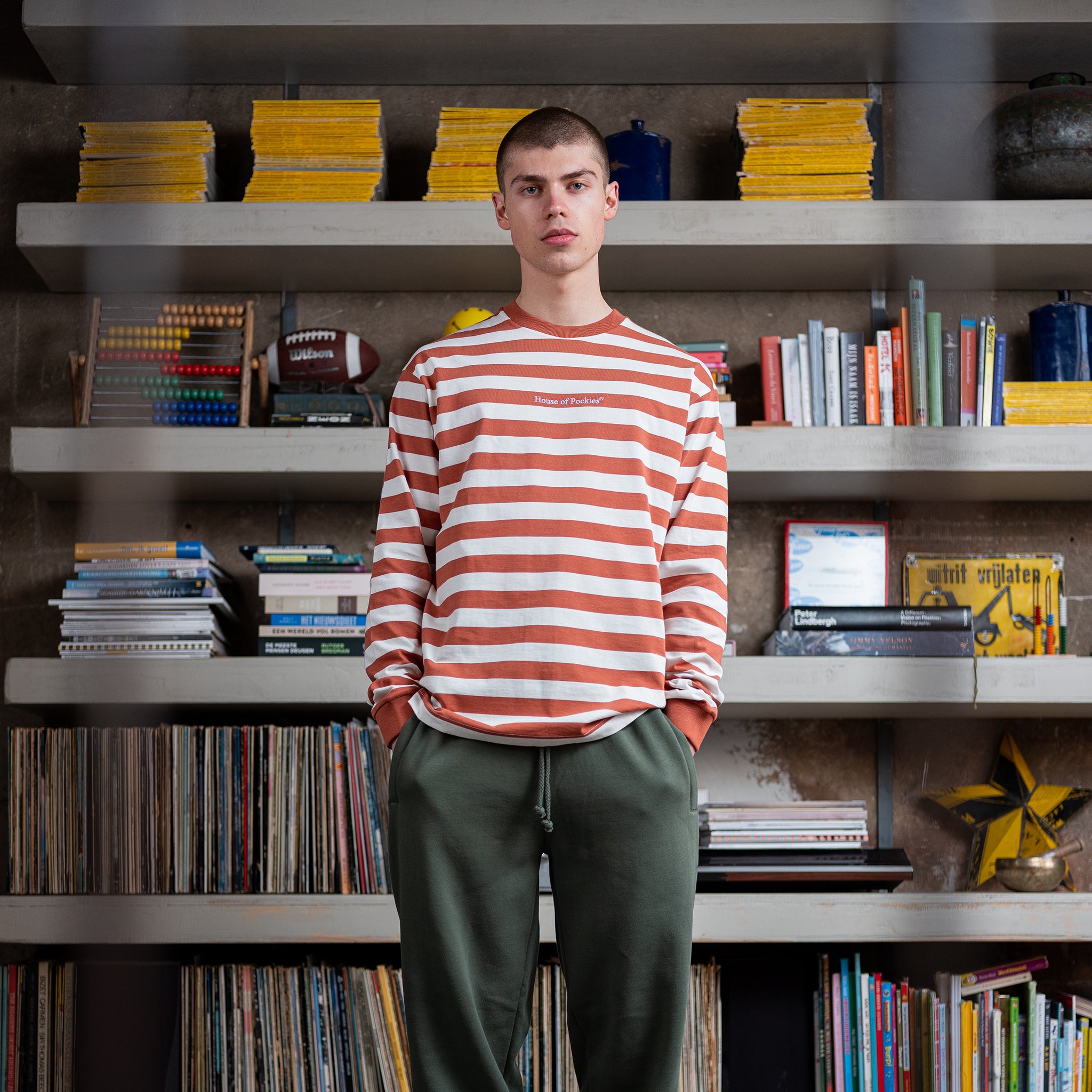 Stijn: 184CM/6'0 wearing size M.